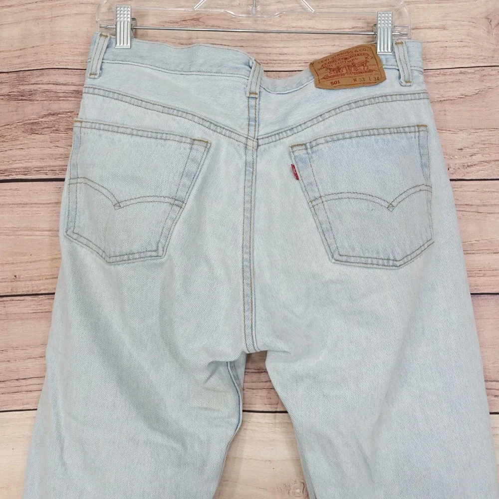Vintage Levis 501 Jeans Mens 31x32 (33x34) Blue Light Wash Straight Denim USA
